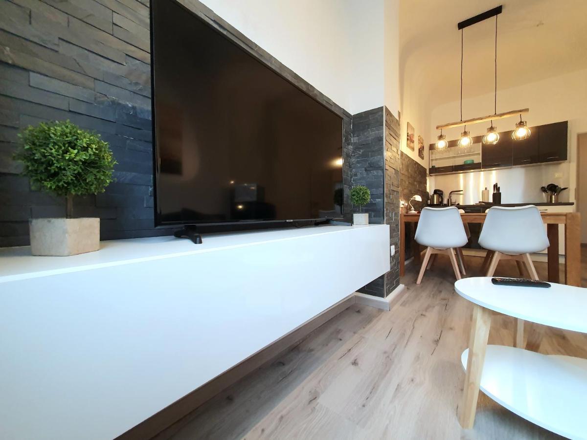 شقة Moderne Wohlfuehloase Zentral In Seenaehe - Pillow Menu, 2 Stk 55" Smart Tvs, Netflix, Disneyplus Uvm ويتير المظهر الخارجي الصورة